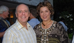 Từ tỷ phú rượu vang biến thành con nợ hàng nghìn tỷ